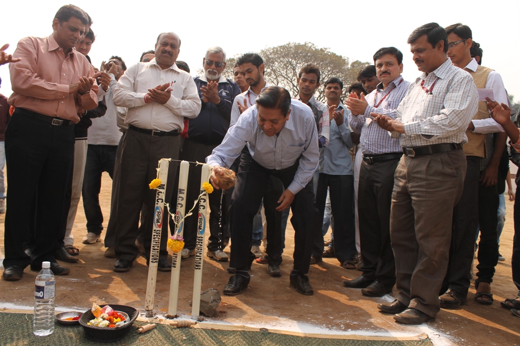 Shivaji_Trophy_performing_pooja